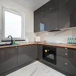 Apartmán Ursus Spacious By Bookinghost