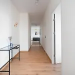 Ursus Spacious By Bookinghost *