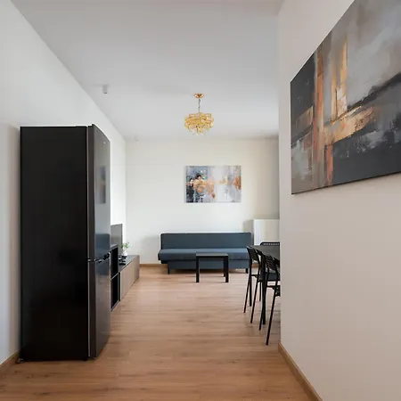 Ursus Spacious By Bookinghost *