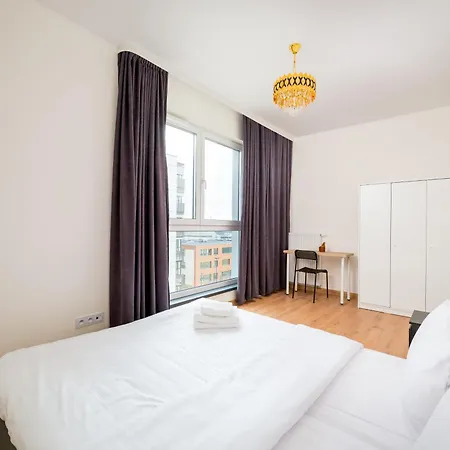 Ursus Spacious By Bookinghost *