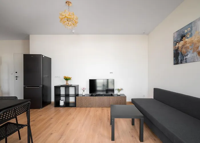 Ursus Spacious By Bookinghost * ורשה