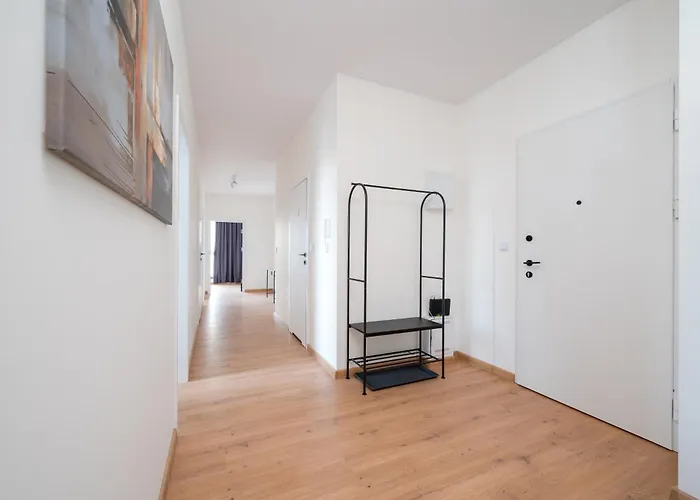 Ursus Spacious By Bookinghost