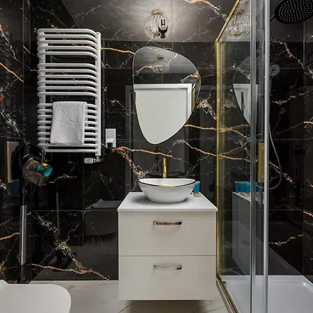 Ursus Spacious By Bookinghost Apartman