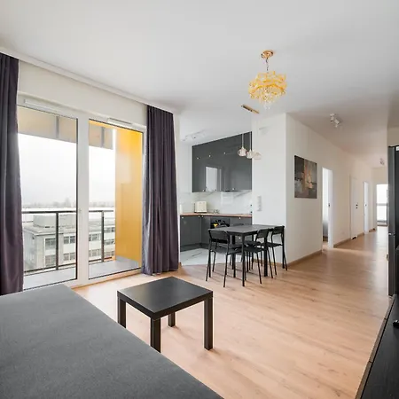 Appartement Ursus Spacious By Bookinghost